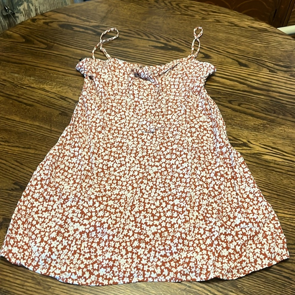 Forever 21, cute blouse, size large, cream flowers with rust colored background